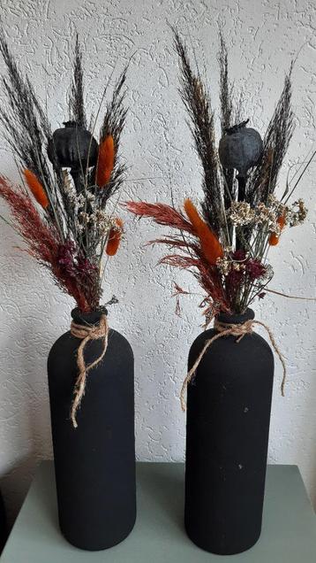 Landelijke stoere vintage vazen set zwart, met droogbloemen beschikbaar voor biedingen