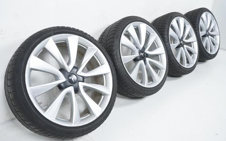 Gezocht originele Tesla  Model 3 20” performance velgen, Auto-onderdelen, Banden en Velgen, Banden en Velgen, Zomerbanden, 20 inch