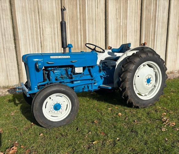 Ford Dexta met nieuwe banden, Zakelijke goederen, Agrarisch | Tractoren, 5000 tot 7500, Ford, tot 80 Pk, Gebruikt, Ophalen