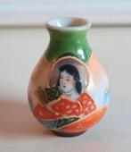 Vintage mini vaasje made in Occupied Japan ca. 5cm hoog, Ophalen of Verzenden, Gebruikt, Aardewerk of Porselein, Minder dan 50 cm
