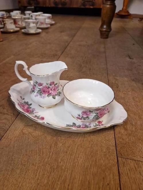 Kop en schotel bekende merken, Huis en Inrichting, Keuken | Servies, Zo goed als nieuw, Kop(pen) en/of Schotel(s), Overige stijlen