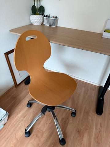 IKEA Bekant Bureau 140x60 - Perfect voor Thuiswerken! - afbeelding 4