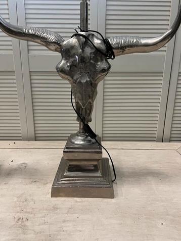 Buffelhoofd Lampvoet beschikbaar voor biedingen