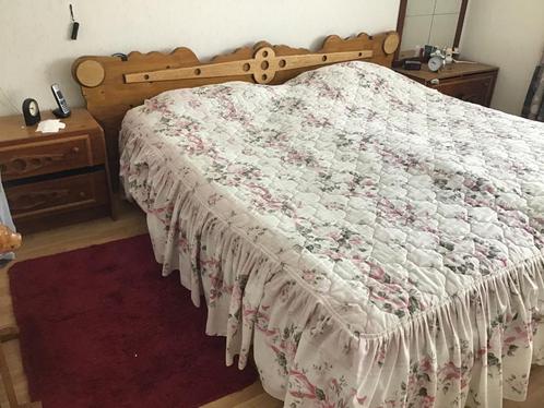 Bed met nachtkastjes en 2 verstelbare lattenbodems, Huis en Inrichting, Slaapkamer | Bedden, Gebruikt, Tweepersoons, Overige maten