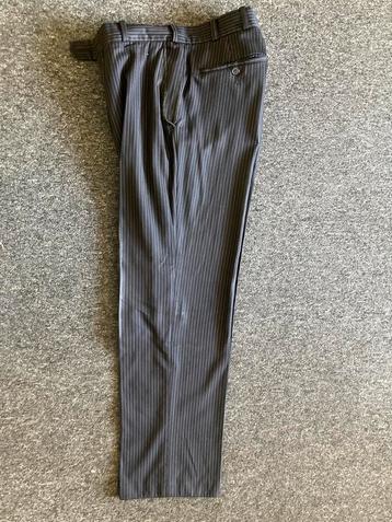 Mooie nette heren pantalon, zwart, maat 44, zeer goede staat beschikbaar voor biedingen