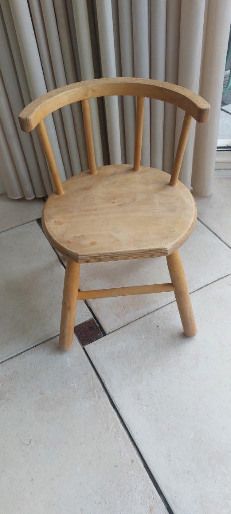 Kinderstoel met gebogen leuning, Kinderen en Baby's, Kinderkamer | Tafels en Stoelen, Gebruikt, Stoel(en), Ophalen of Verzenden