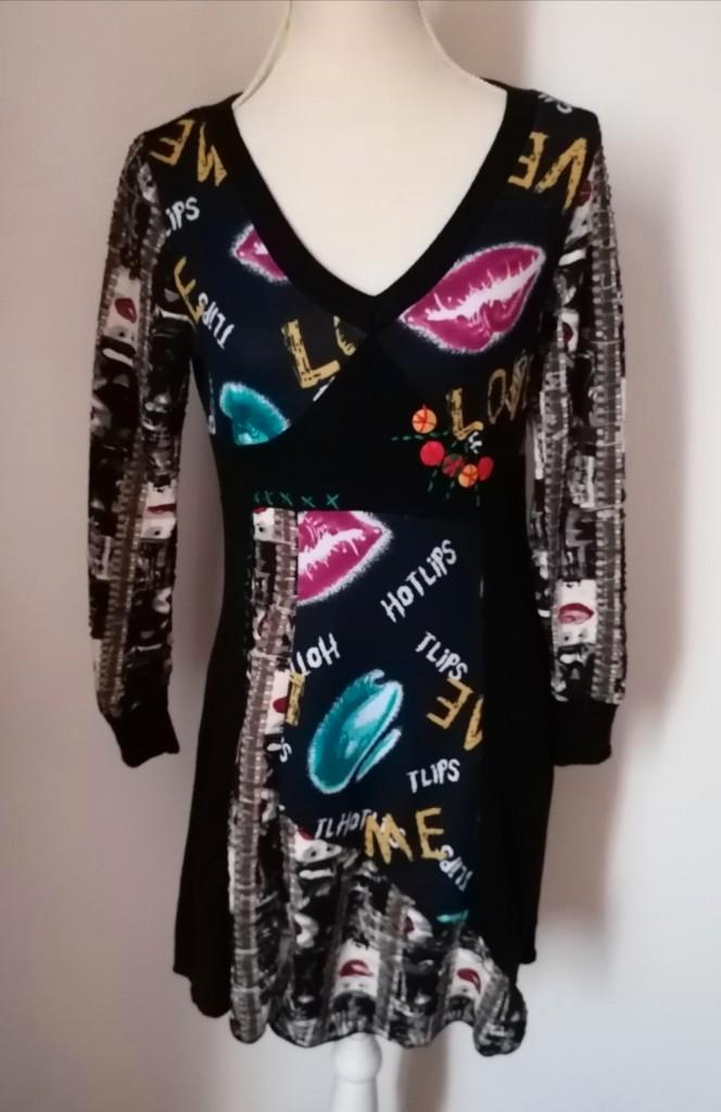 SUPER LEUK zwart jurkje met trendy print mt. S/M - nieuw, Kleding | Dames, Jurken, Nieuw, Maat 36 (S), Overige kleuren, Boven de knie