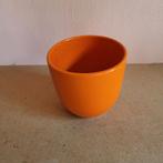 Oranje bloempot, Tuin en Terras, Bloempotten, Rond, Ophalen of Verzenden, Balkon, Aardewerk
