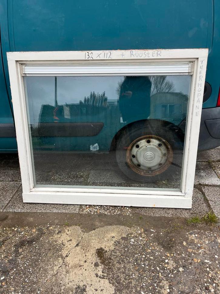 Kozijn met thermopane . In zeer nette  staat . MetThermopane, Doe-het-zelf en Verbouw, Kozijnen en Schuifpuien, Zo goed als nieuw