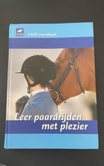 Leer paardrijden met plezier - FNRS Handboek en proevenboek, Boeken, Gelezen, Ophalen of Verzenden