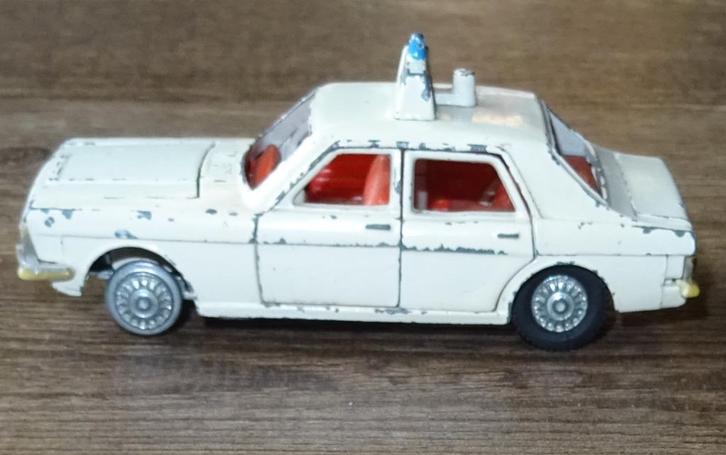 Dinky Toys Ford Zodiac Police Car., Hobby en Vrije tijd, Modelauto's | 1:43, Gebruikt, Auto, Dinky Toys, Ophalen of Verzenden
