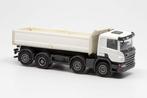 Scania P 8x2 kipper, wit/beige (OLM-004), Ophalen of Verzenden, Nieuw, Bus of Vrachtwagen, Herpa