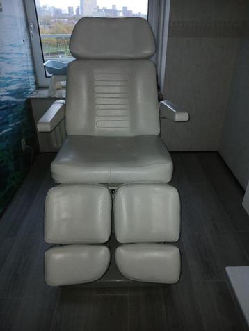 Pedicure stoel met tabouret stoel beschikbaar voor biedingen