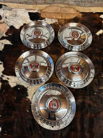 Vintage Ford 1950 wieldoppen beschikbaar voor biedingen