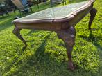 Houten tafel met glazen blad, Ophalen