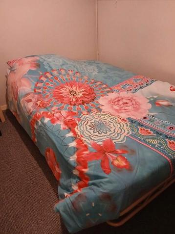 Opklapbed in houten ombouw. 120/200 cm.  beschikbaar voor biedingen