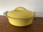 Dru Gietijzeren terrine paté vorm overschaaltje geel deksel, Huis en Inrichting, Keuken | Potten en Pannen, Ophalen, Zo goed als nieuw