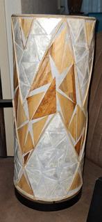 Mooie mozaïek tafellamp van capiz en bananenblad, Overige materialen, 50 tot 75 cm, Ophalen of Verzenden, Zo goed als nieuw