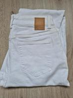 Witte high waist jeans Pieces. Maat 27/32, Wit, Ophalen of Verzenden, Zo goed als nieuw, W27 (confectie 34) of kleiner