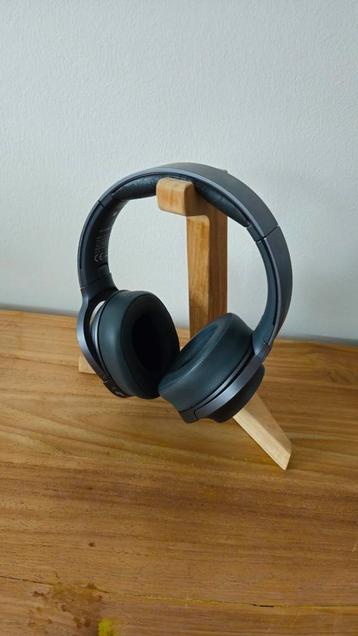 Unieke handgemaakte teak houten koptelefoonhouder beschikbaar voor biedingen