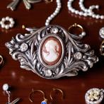 Broche na klassiek voorbeeld, camee, Overige materialen, 4 tot 7 cm, Gebruikt, Verzenden