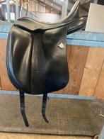 Bates dressage zadel 16,5 inch, Dieren en Toebehoren, Paarden en Pony's | Zadels, Ophalen of Verzenden