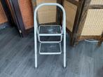 Stevig (huishoud) trapje van Brabantia, Doe-het-zelf en Verbouw, Ladders en Trappen, Ophalen, Gebruikt, Trap, Opvouwbaar of Inschuifbaar