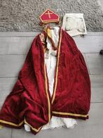 sinterklaas en twee pietenpakken, Ophalen