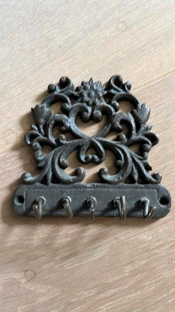 Brocante sleutelrekje beschikbaar voor biedingen