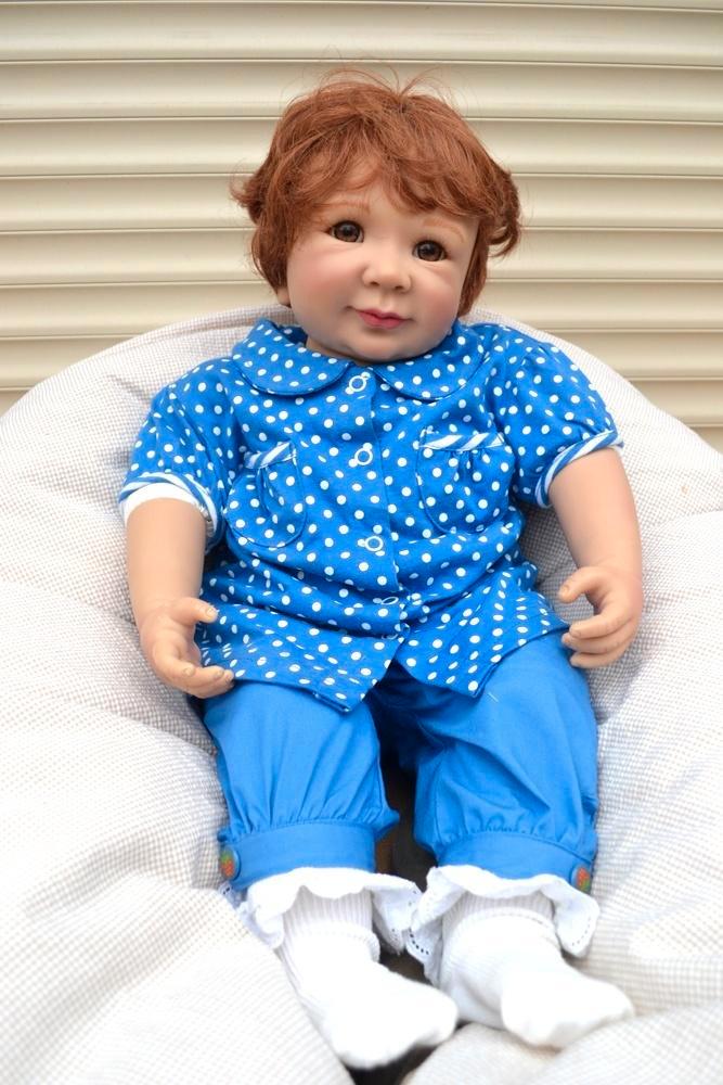 Mooie kleuter pop van Monika Gerdes NR 7889, Verzamelen, Poppen, Zo goed als nieuw, Pop, Ophalen of Verzenden