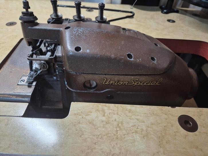 Industriele lockmachine Union special 39500, Hobby en Vrije tijd, Naaimachines en Toebehoren, Gebruikt, Lockmachine, Overige merken