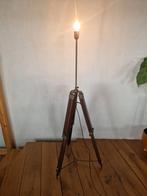 Hout en messig tripod lamp driepoot, Huis en Inrichting, Lampen | Vloerlampen, Ophalen of Verzenden, Zo goed als nieuw, Hout