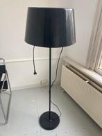 Ikea Vloerlamp - Defect, voor reparatie, Huis en Inrichting, Lampen | Vloerlampen, Ophalen, Gebruikt, Metaal