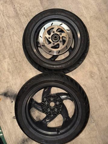 Runner velgenset beschikbaar voor biedingen