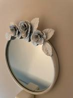 Spiegel met roosjes, staal., Huis en Inrichting, Woonaccessoires | Spiegels, Ophalen, Zo goed als nieuw, Rond, Minder dan 50 cm