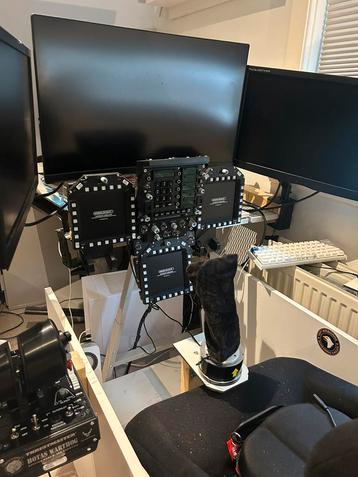 Flight Simulator Setup Wiwing, Thrustmaster HOTAS, Oculus VR beschikbaar voor biedingen