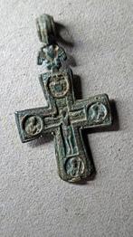 Crucifix - 9e/12e eeuw - Bodemvondst - - TOPSTUK, Ophalen of Verzenden