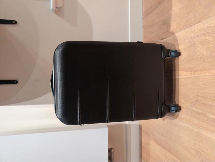 Zwarte HEMA koffer trolley kabinet baggage 55x35x20, Sieraden, Tassen en Uiterlijk, Tassen | Reistassen en Weekendtassen, Zo goed als nieuw