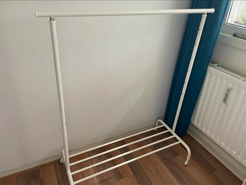 Ikea Clothes Hanger with Wheels, Kleding | Dames, Kledinghangers, Zo goed als nieuw, Metaal, Ophalen