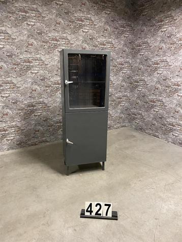 Industriële retro dokterskast/apothekerskast nr.427 beschikbaar voor biedingen