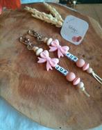 Nieuw • cadeautje juf • Sleutelhanger Strikje, Nieuw, Ophalen of Verzenden, Saluty's kinder- en kraamcadeaus, Info@salutys.nl