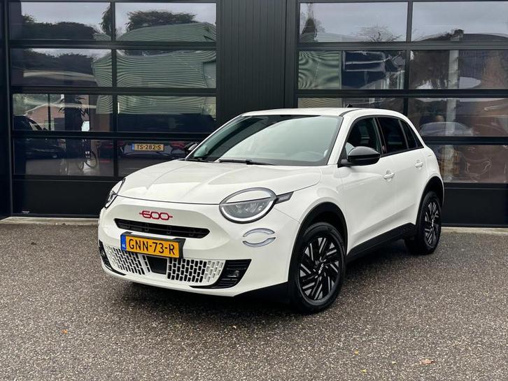 Fiat 600e RED Edition 54 kWh 1e eigenaar 2024, Auto's, Fiat, Bedrijf, Te koop, 600E, ABS, Airbags, Airconditioning, Climate control