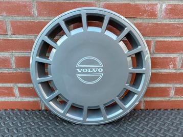 1 originele Volvo 740, 940 en 240 wieldop 15 inch  beschikbaar voor biedingen
