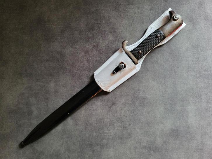 Repro frog voor Duitse parade bajonet metalen plaat D.R.P., Verzamelen, Militaria | Tweede Wereldoorlog, Landmacht, Mes of Dolk