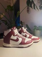 Nike Dunk High Sail Team Red, Nike, Ophalen of Verzenden, Zo goed als nieuw, Sneakers of Gympen