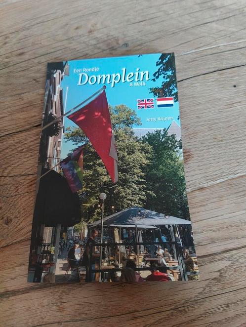 Een rondje Domplein van Jetty Krijnen (Dutch/English), Boeken, Reisgidsen, Zo goed als nieuw, Europa, Overige merken, Ophalen
