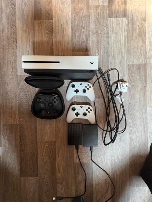 XBOX ONE S BUNDLE, Spelcomputers en Games, Spelcomputers | Xbox One, Zo goed als nieuw, Xbox One, 500 GB, Met 3 controllers of meer