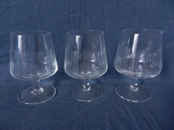 3 Leerdam handgeslepen cognac glazen (Copier ?) h. 9,9 cm.