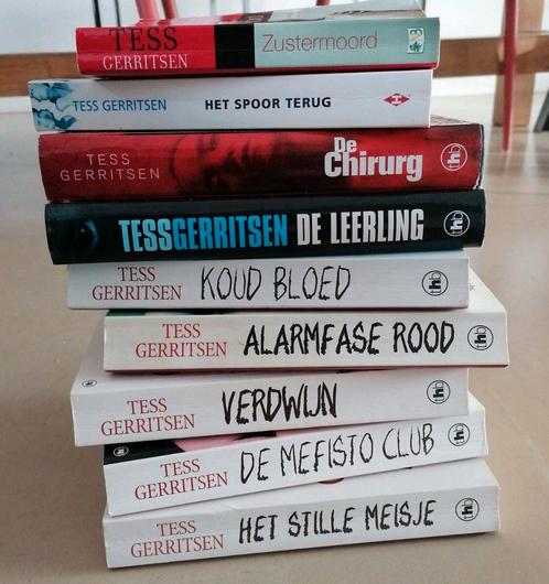 9x thriller / detective boeken van Tess Gerritsen, Boeken, Thrillers, Gelezen, Ophalen of Verzenden