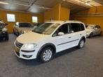 Volkswagen TOURAN 7 PERSOONS MET 3X CROSS & BIXENON & CAR PL, Auto's, Stof, Gebruikt, 4 cilinders, Wit